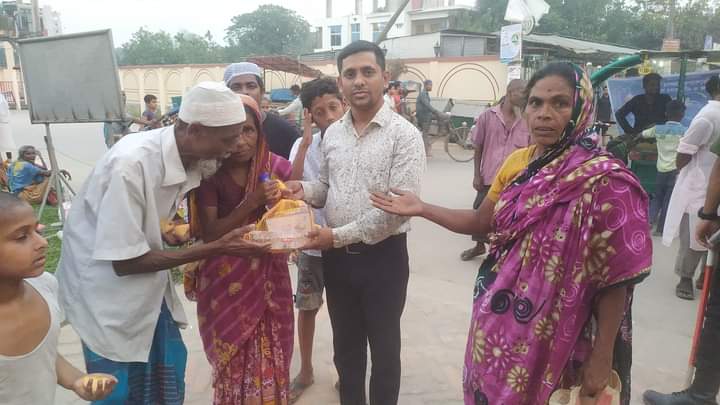 জাগ্রত কিশোরগঞ্জ জেলার পক্ষ থেকে আজ  ১৯-০৪-২০২৩ কোরআন খতম, এতিম, গরীব ও মিসকিনদের মাঝে ইফতার বিতরণ করা হয়েছে..