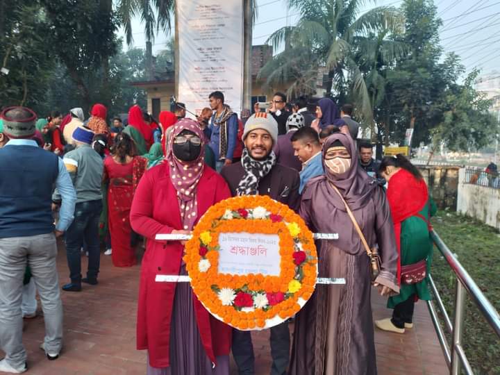 মহান বিজয় দিবস উপলক্ষে মাদারীপুর জেলা টিমের শহীদদের প্রতি বিনম্র শ্রদ্ধাঞ্জলি